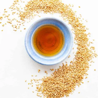 تصویر 1 از روغن کنجد صادراتی زرآوه ویژه سالاد و غذا های رژیمی